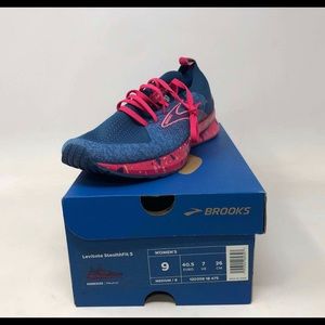 Brooks Levitate StealthFit 5 Womens Performance Running Shoes, Size 9.0
